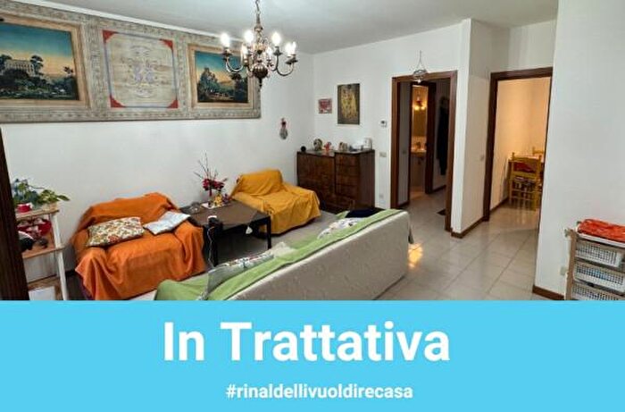 Appartamento trilocale in vendita in Via Francesco Crispi, Macerata