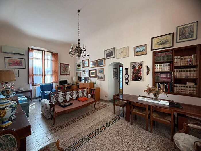 Appartamento bilocale in affitto in Via dei Renai, San Niccolò, Firenze