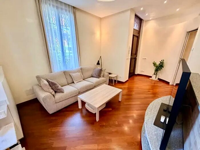 Appartamento trilocale in vendita in Via Montebello, Piacenza
