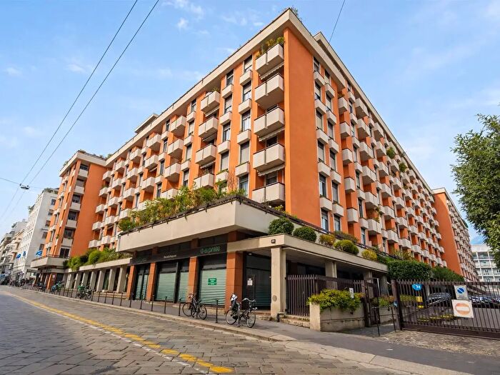 Appartamento con 5 locali in vendita in Via della Moscova, Milano