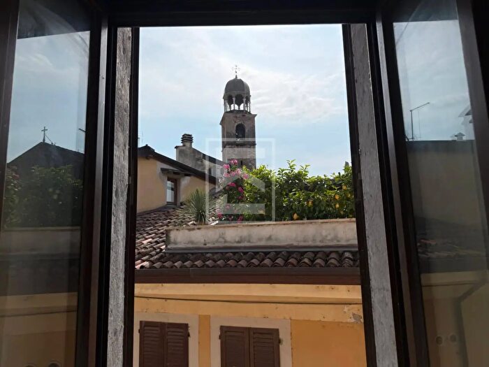 Appartamento trilocale in vendita in Via Gerolamo Fantoni, Salo