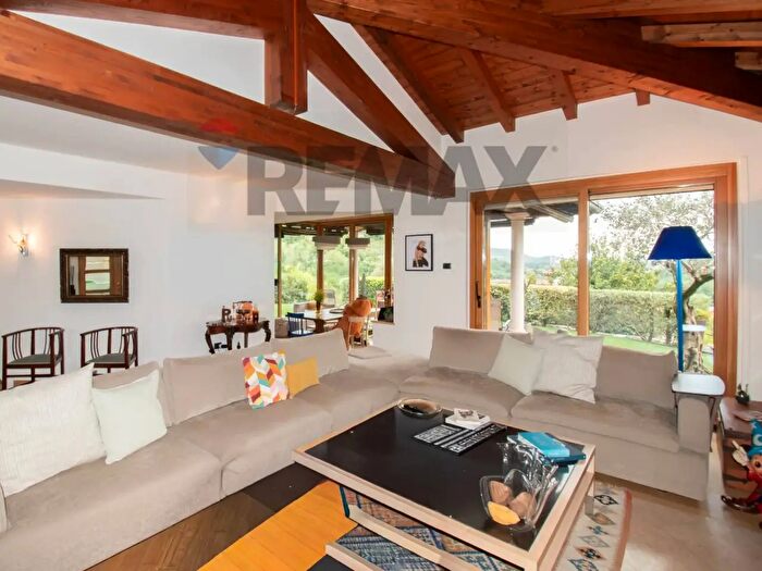 Casa quadrilocale in vendita in Via Tengattini, Foresto Sparso