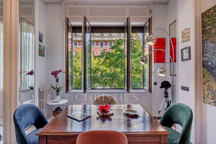 Appartamento quadrilocale in vendita in Viale Regina Giovanna, Milano