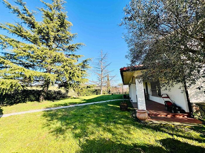 Casa con 10 locali in vendita in Via Pascoli, Barberino Di Mugello