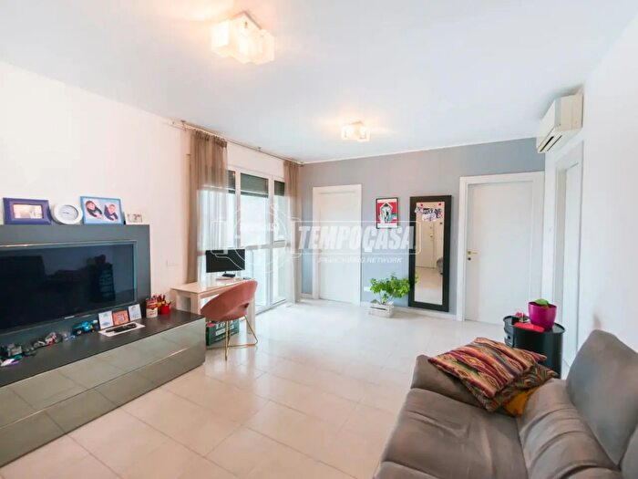 Appartamento trilocale in vendita in Via Ugo Mulas, Milano