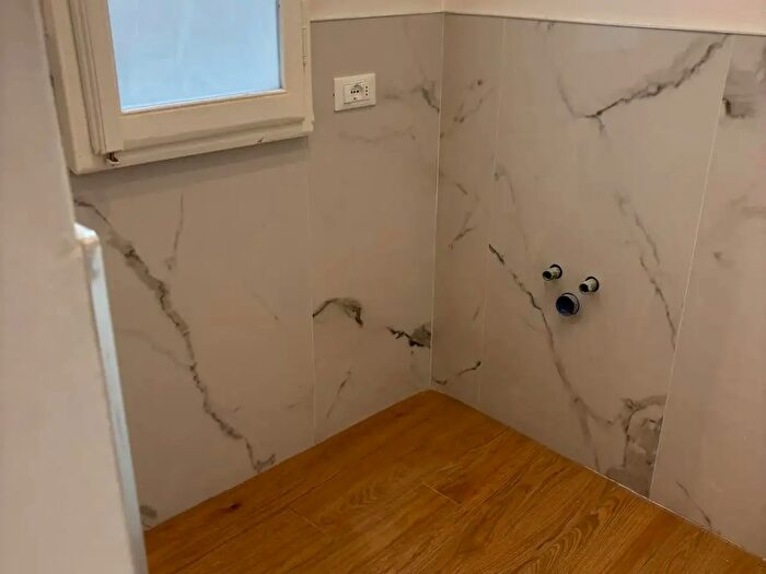 Appartamento trilocale in vendita in Massa