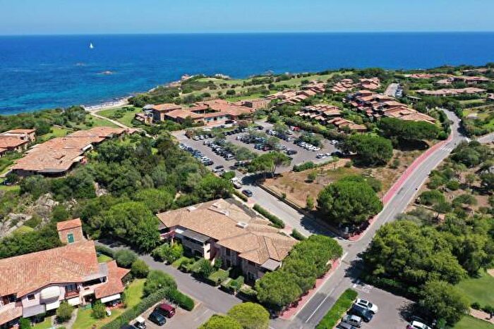 Appartamento trilocale in vendita in Via Due Lune, San Teodoro