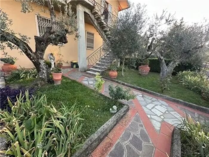 Appartamento con 5 locali in vendita in Poggio A Caiano