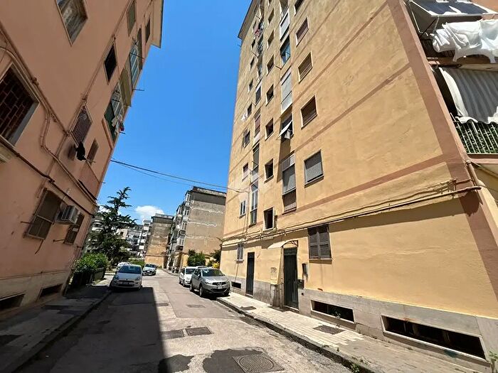 Appartamento quadrilocale in vendita in Corso Sirena, Napoli