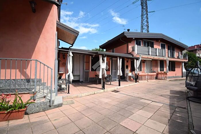 Casa quadrilocale in vendita in Via Eugenio Curiel, Cologno Monzese