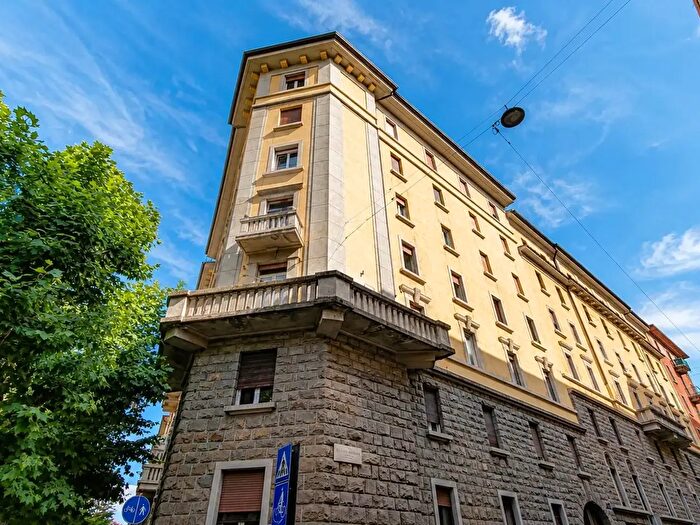 Appartamento trilocale in vendita in Via Padovan, Trieste