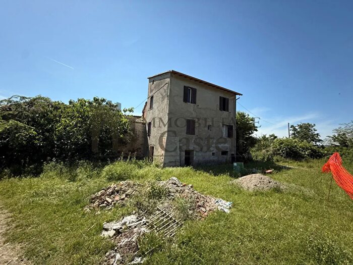 Casa quadrilocale in vendita in Vitellino, Castiglione Del Lago
