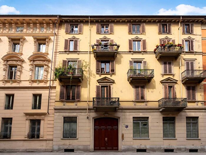 Appartamento monolocale in affitto in Via Andrea Massena, Crocetta, Torino