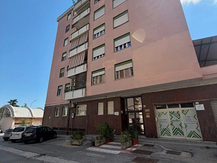 Appartamento bilocale in vendita in Via Lazio, Cosenza