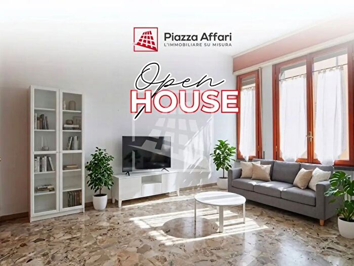 Appartamento trilocale in vendita in Via Guido da Castello, Reggio Emilia