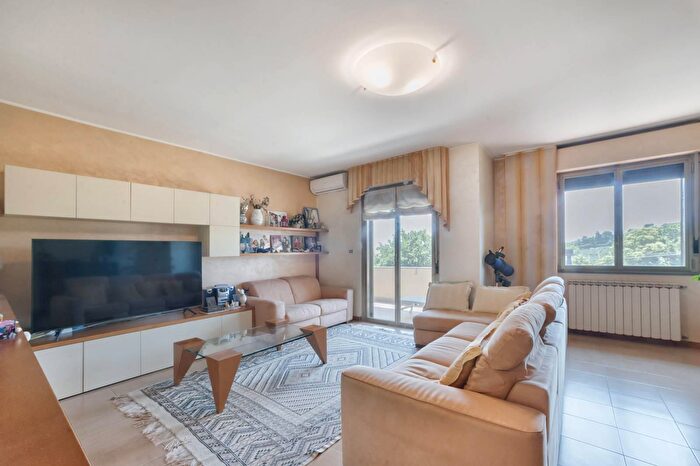 Appartamento con 5 locali in vendita in Cda San Silvestro, Silvi