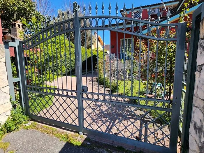 Casa con 5 locali in affitto in Via Mazzucato, Roma