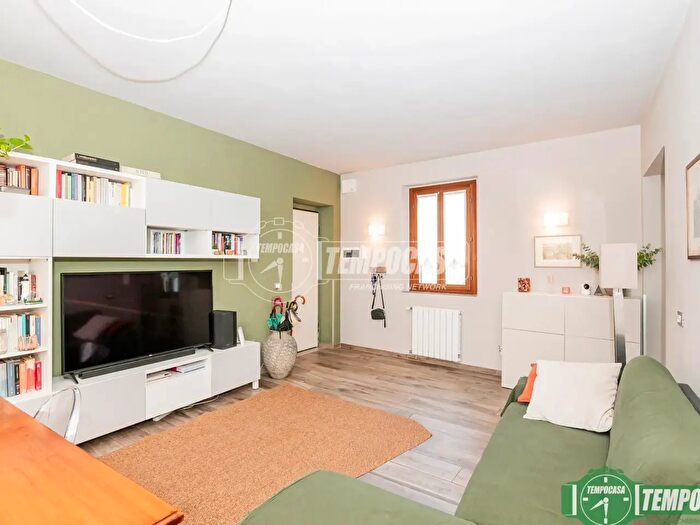 Appartamento trilocale in vendita in Via Borgo Adda, Lodi