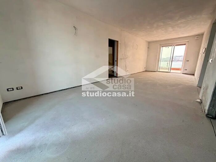 Appartamento trilocale in vendita in Via Cadorna, Crema