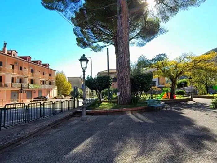 Appartamento con 6 locali in vendita in Via San Giovanni, Giffoni Valle Piana