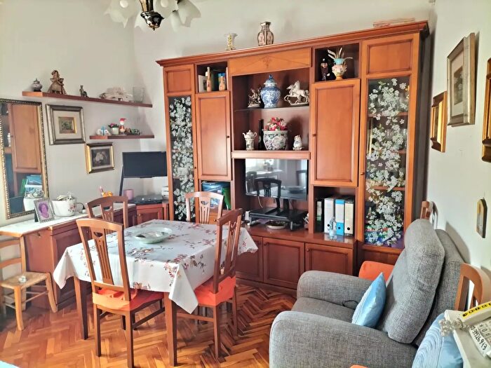 Appartamento trilocale in affitto in Via Guglielmo Guintellino, Milano