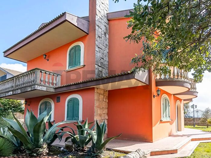 Case in Vendita e in Affitto - 3