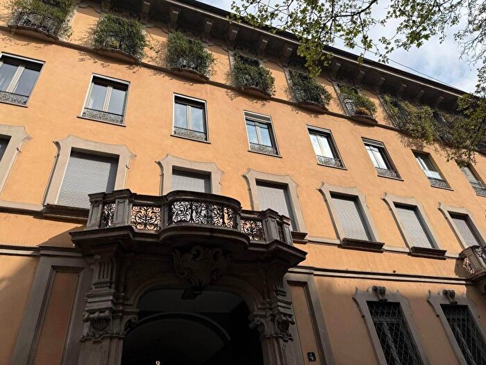 Appartamento con 5 locali in vendita in Missori, Milano