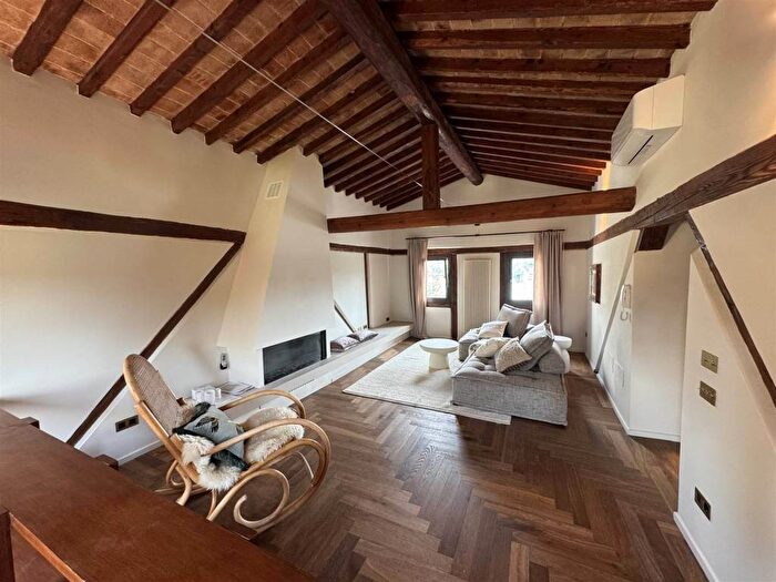 Appartamento con 6 locali in affitto in Via della Mulina di SantAndrea, Rovezzano, Firenze