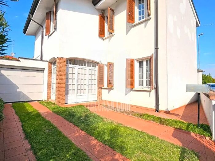 Casa con 5 locali in vendita in Via Gramsci, Borgo Virgilio