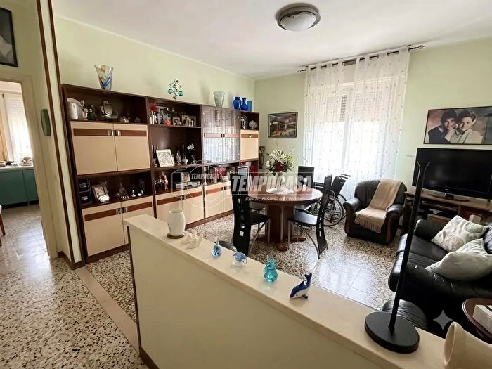 Appartamento trilocale in vendita in Via Goffredo Mameli, Castel San Giovanni