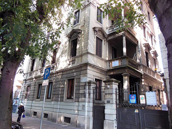 Appartamento trilocale in affitto in Viale Vittorio Emanuele II, Stazione Ticinello, Pavia