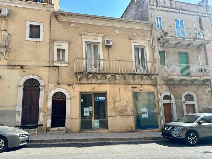 Casa con 6 locali in vendita in Corso Italia, Ragusa
