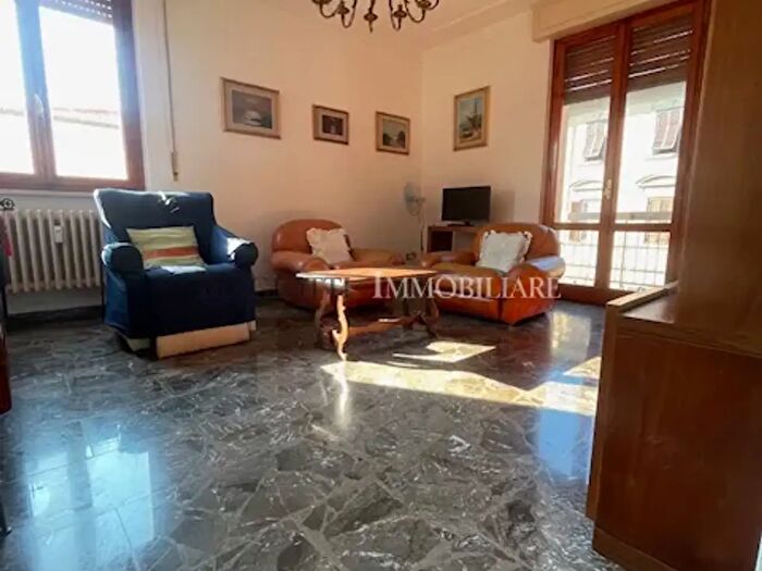 Appartamento con 5 locali in affitto in Livorno