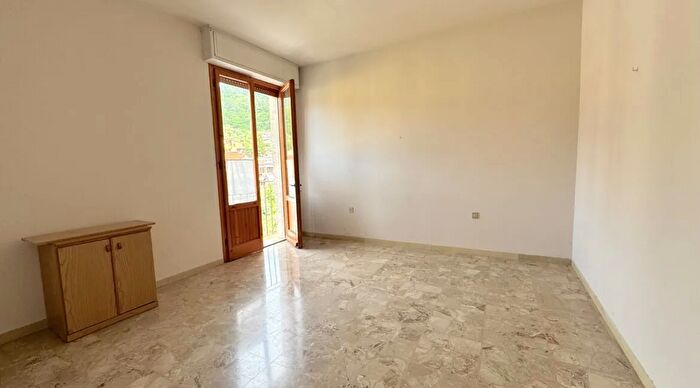 Appartamento con 5 locali in vendita in Via Val di Bisenzio Vaiano Unione dei Comuni Val di Bisenzio Prato Toscana Italia, Cantagallo