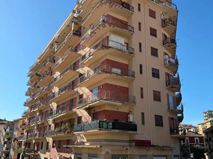 Appartamento con 6 locali in vendita in Via San Berardino, Eboli