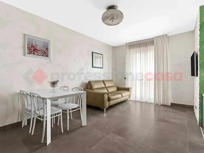 Appartamento trilocale in vendita in Via Jan Palach, Milano