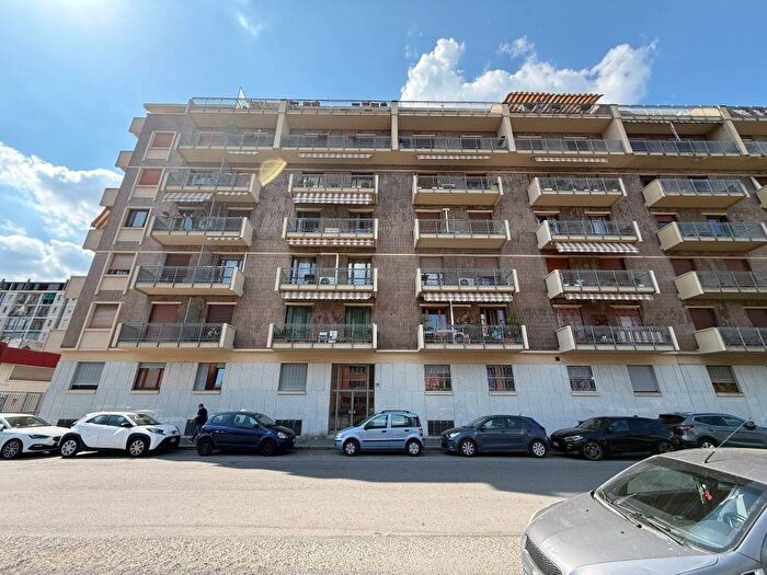 Appartamento trilocale in affitto in Via Riccardo Zandonai, Regio Parco, Torino