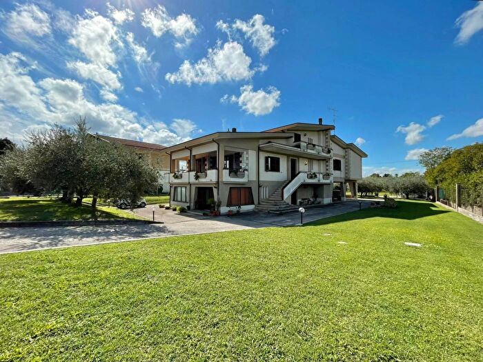 Casa con 11 locali in vendita in Via San Giuliano Sura Sora Frosinone, Sora