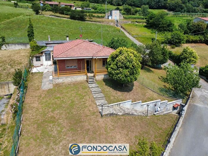 Casa con 5 locali in vendita in Via Silvio Pellico, Villongo