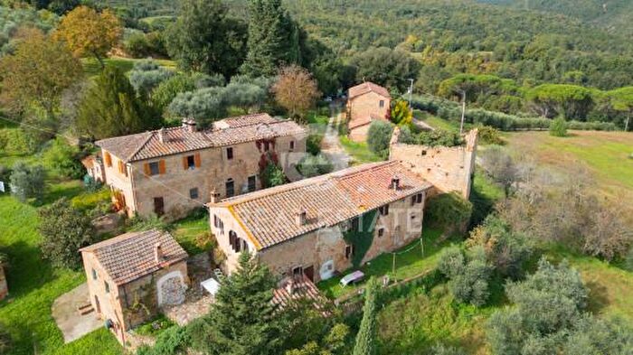 Casa con 6 locali in vendita in Colle Di Val DElsa