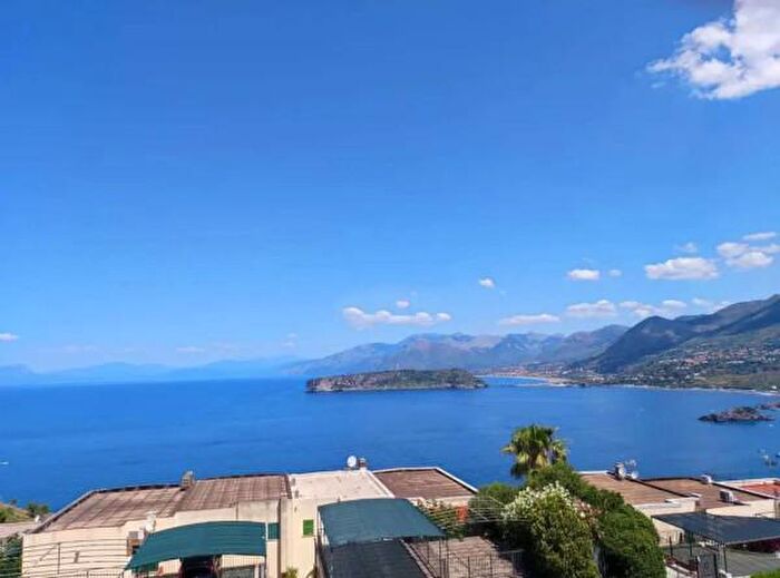 Appartamento quadrilocale in vendita in Contrada Dino, San Nicola Arcella