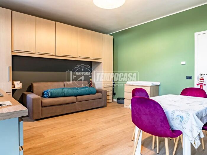 Appartamento monolocale in vendita in Via San Pietro, Caronno Pertusella