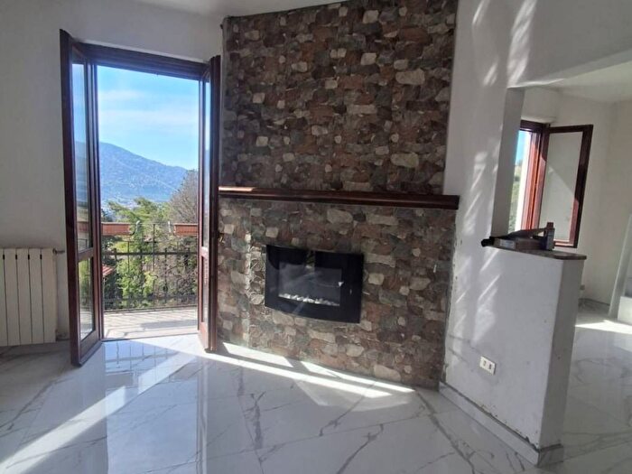 Appartamento trilocale in affitto in Centro, Calolziocorte