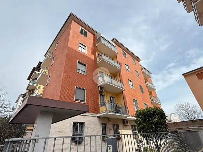 Appartamento bilocale in vendita in Via Mincio, Rozzano