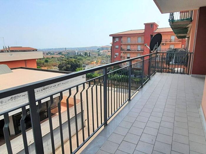 Appartamento con 5 locali in affitto in Viale Benedetto Croce, San Nullo Sebastiano Catania, Catania