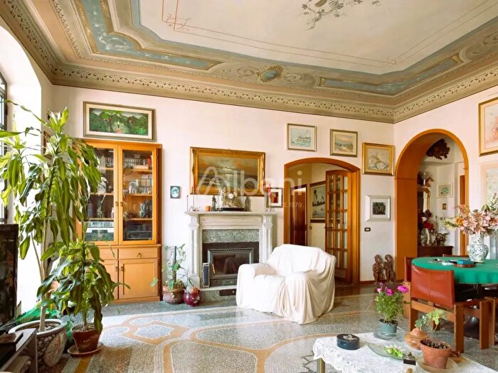 Appartamento con 5 locali in vendita in La Spezia