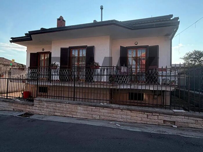 Casa con 5 locali in vendita in Vico Nuovo, Carinola
