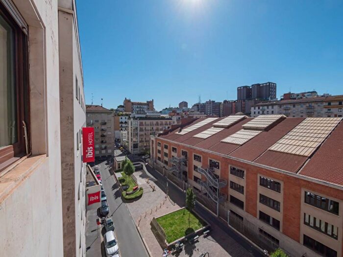Appartamento quadrilocale in affitto in Viale Tunisia, Repubblica, Milano