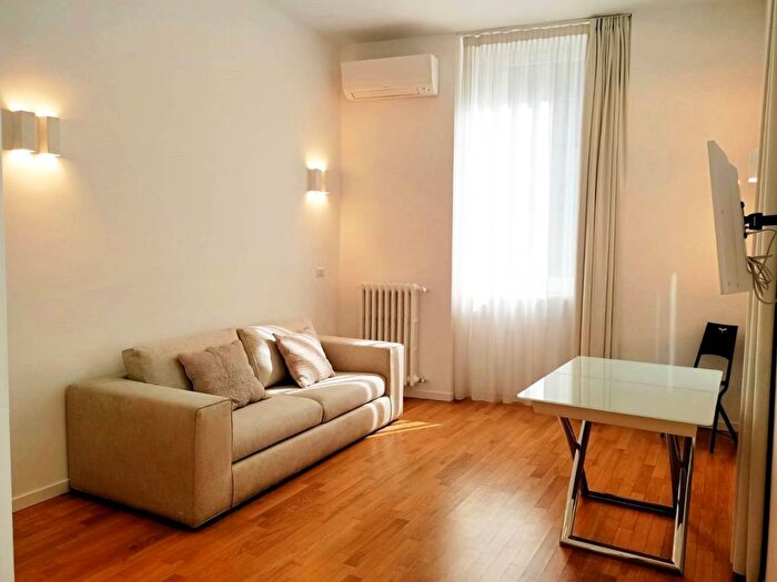 Appartamento bilocale in affitto in Via Santa Cecilia, San Babila, Milano