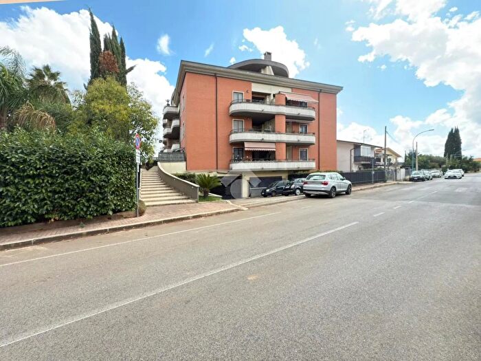 Appartamento trilocale in vendita in Via Carrara, Sermoneta